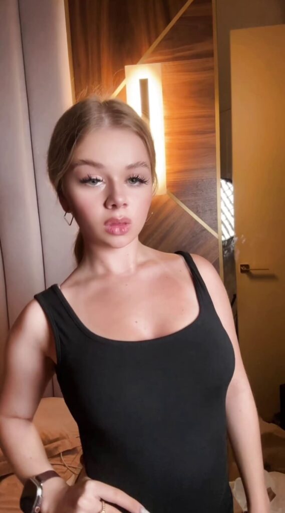 Машера OnlyFans leak photo 18