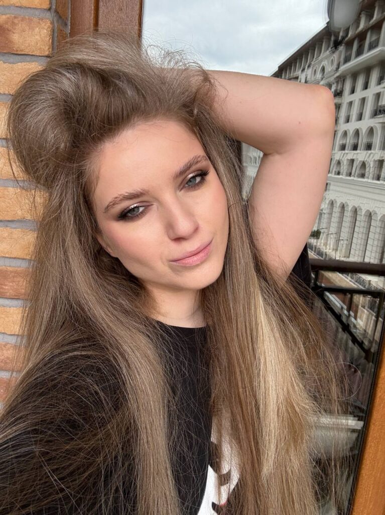 Слив Dinablin (Дина Ржеуцкая) OnlyFans фото